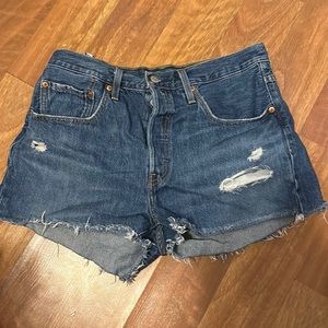 Levi’s 501 dark wash denim shorts, W30